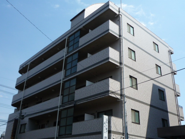 角ビル 501号室 外観