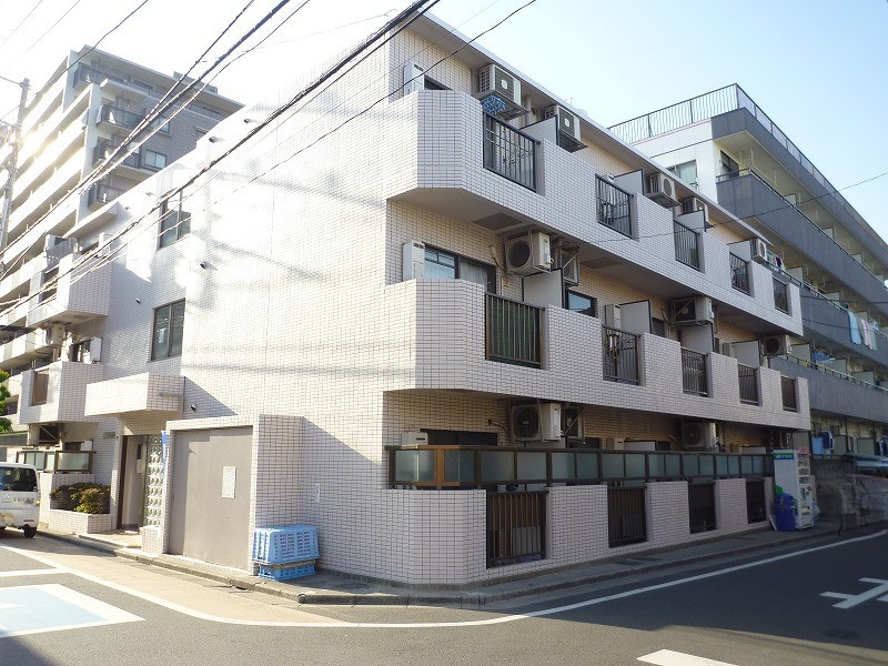 アクシーズ戸田公園 301号室 外観