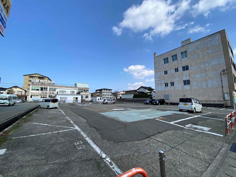 トヨタカローラ駐車場 外観