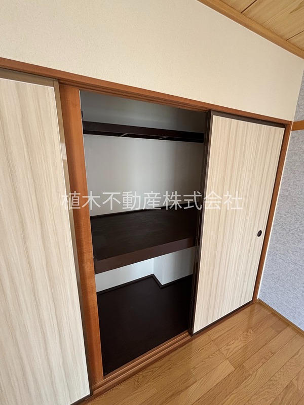 ロイヤルタウンノーブル B棟 収納