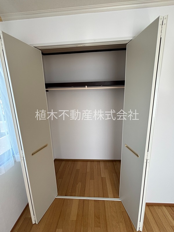 ロイヤルタウンノーブル B棟 収納