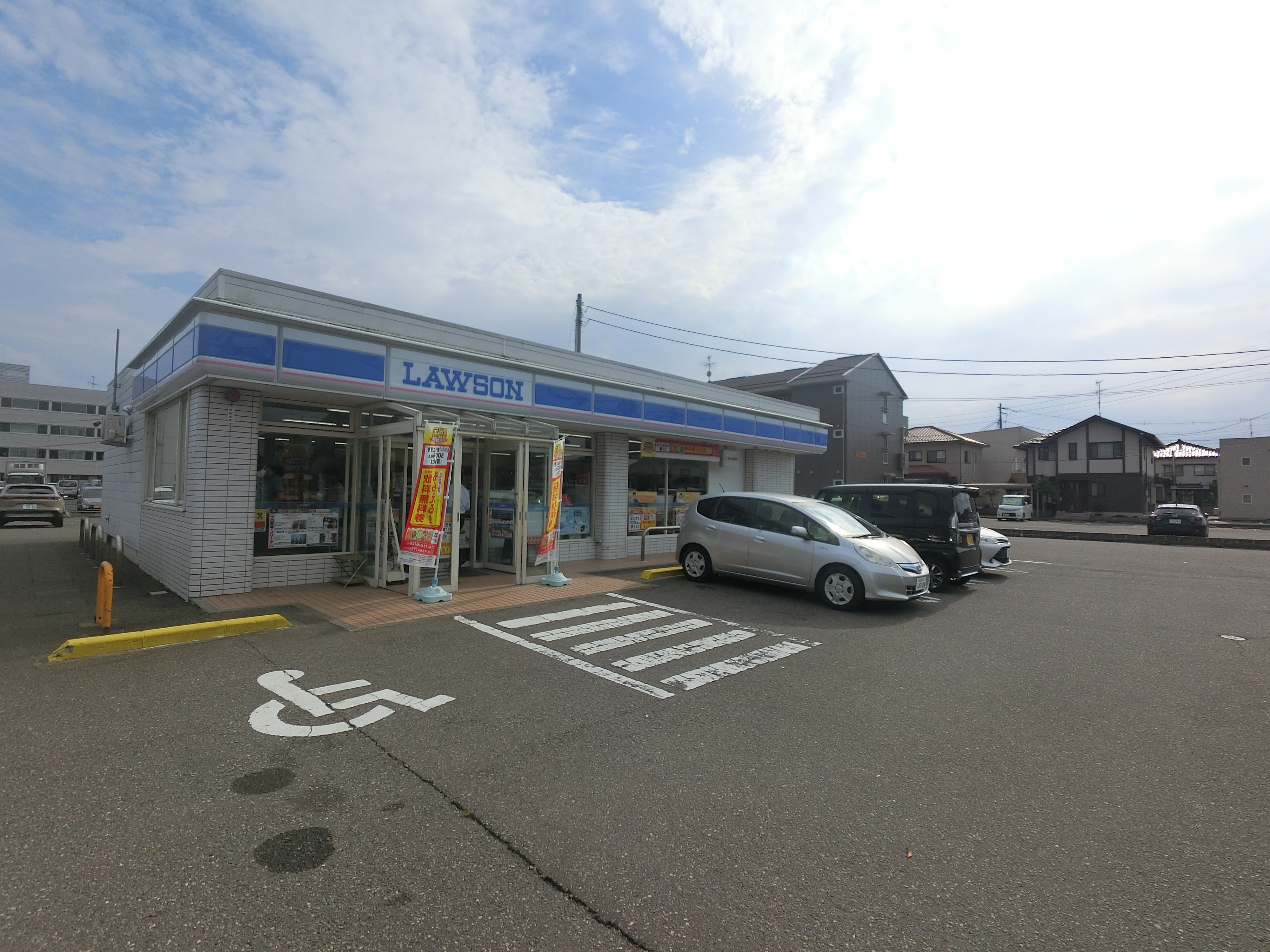グランアモーレ   コンビニ