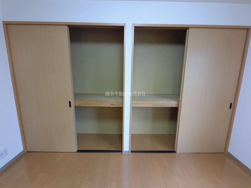 ロイヤルパレスⅢ  収納