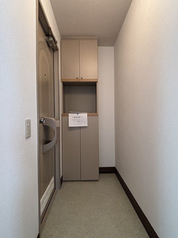 コーポイン三沢 玄関