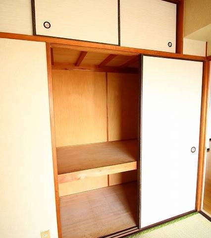 シャトー深町 収納