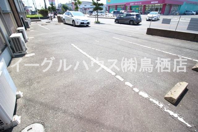 スプリングガーデンB棟 駐車場