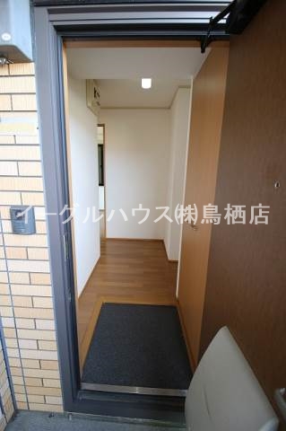 グロワールＢ棟 玄関