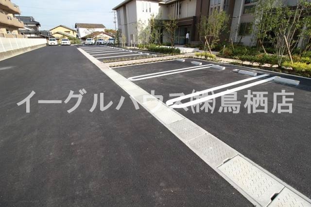 シャーメゾン・K 駐車場