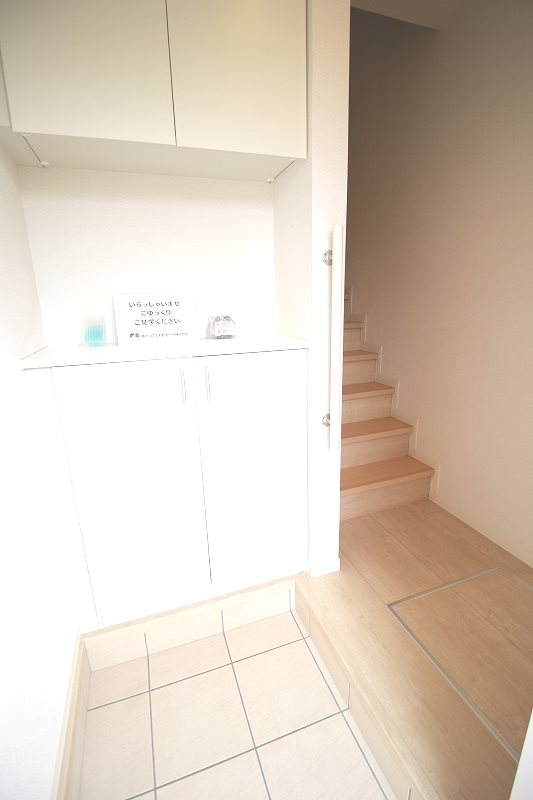 カサグランデ今泉 玄関