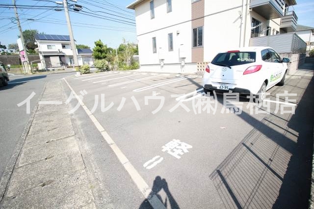 カサグランデ今泉 駐車場