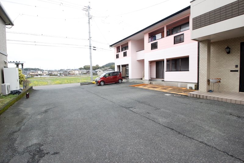 ハイツ岡下 駐車場