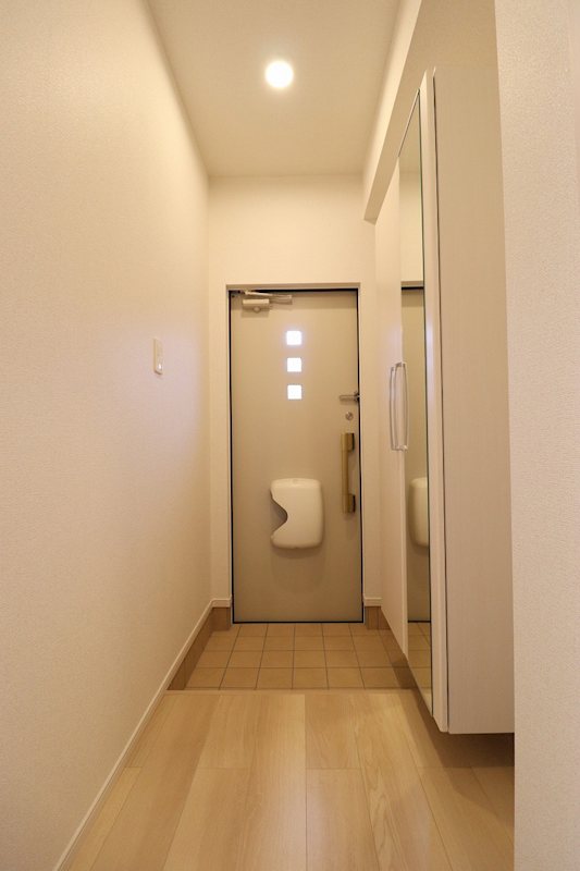 リバーサイド塚脇　B 玄関
