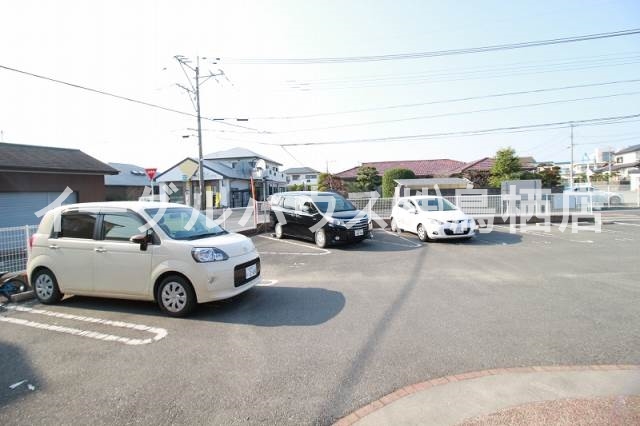 ピュアメゾン田代B棟 駐車場