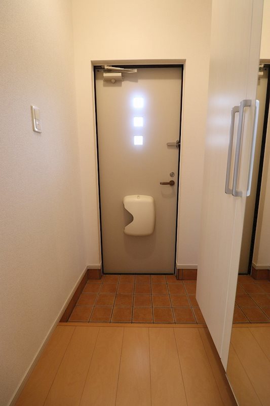 ドマーニ三隈Ａ 玄関
