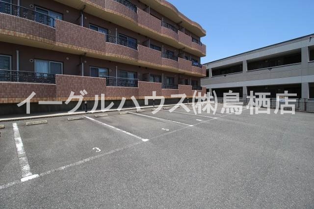 アーバンヒルズⅠ 駐車場