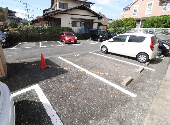 セルサス21  駐車場