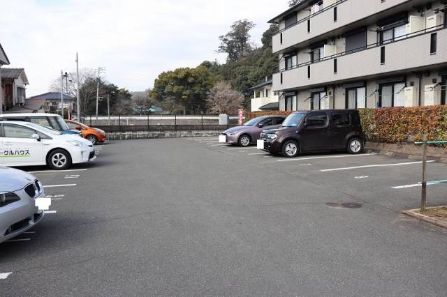 ソレーユ 駐車場