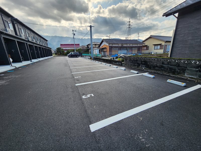 ジラソーレK  駐車場