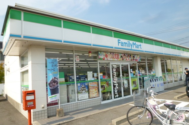 メゾンドコンフォースⅡ コンビニ