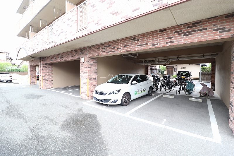 ファインビスタ太宰府 駐車場