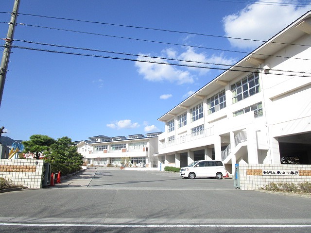 サンパティア基山 小学校