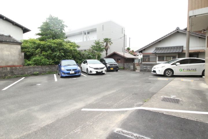 ウエストリバー基山 駐車場