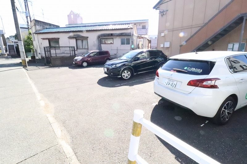セジュール都府楼 駐車場