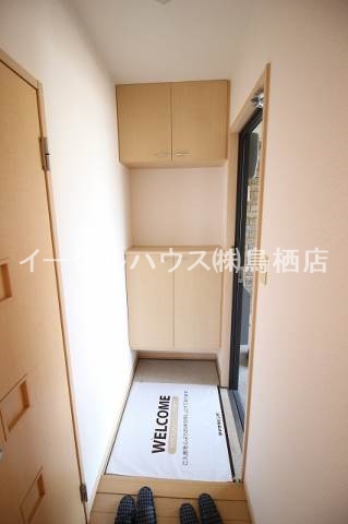ベルデュールS 玄関