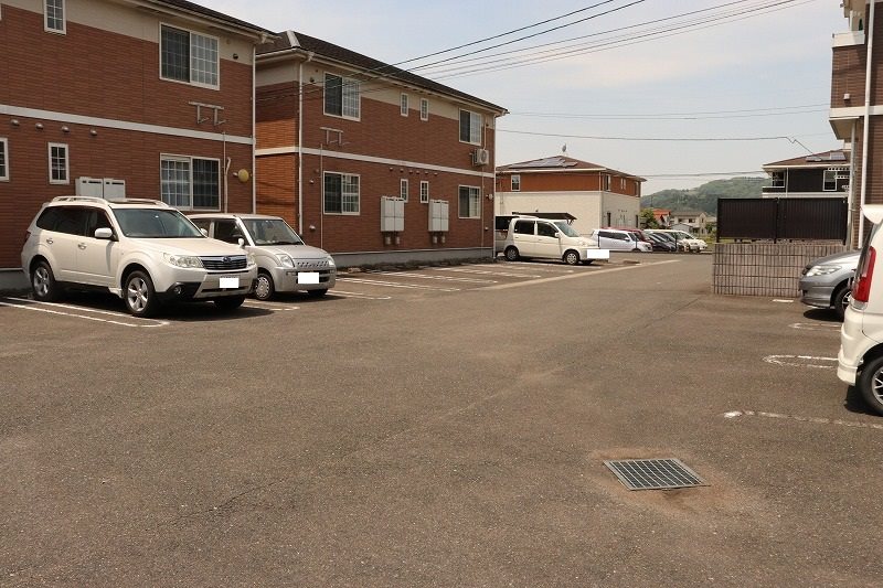 パルフェ三隈A 駐車場