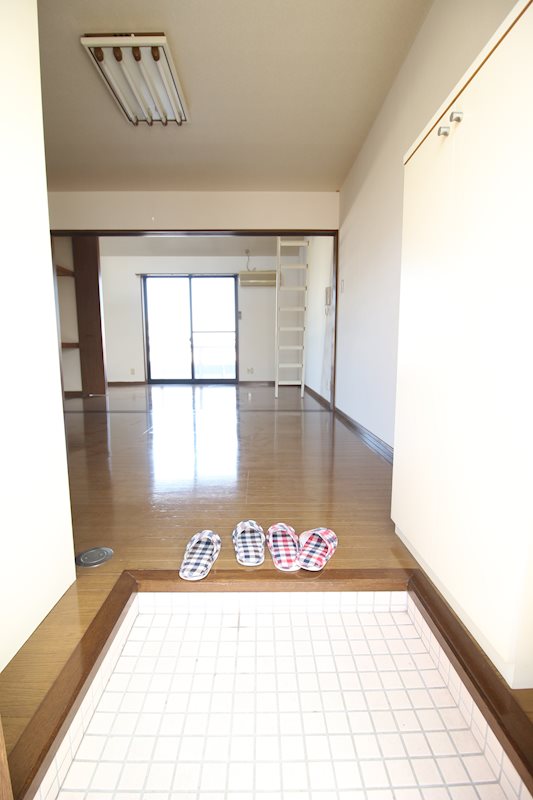 ウインザー今泉A 玄関