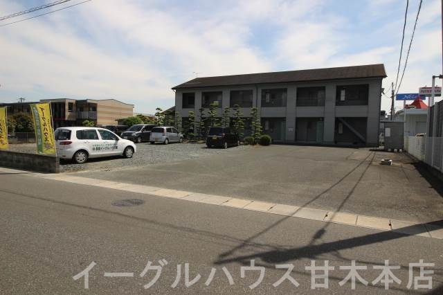 アンフィール原田 駐車場