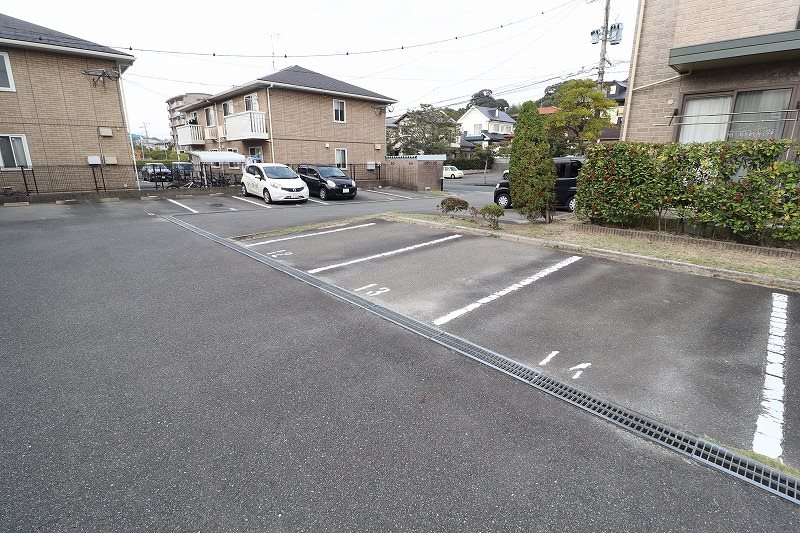 クリスタルＷＡＫＡⅡ　B棟 駐車場