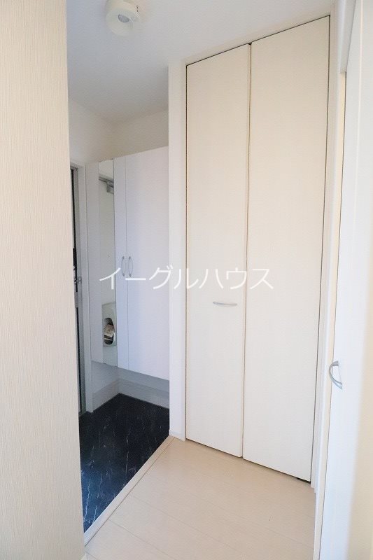 クレスト青山 玄関