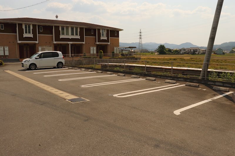 ソレアードＭ.Ｒ 駐車場