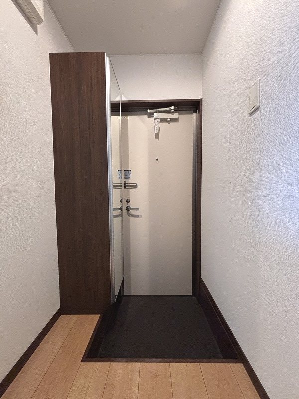 エルシャトー小郡 玄関