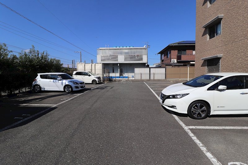 デューク筑紫野  駐車場