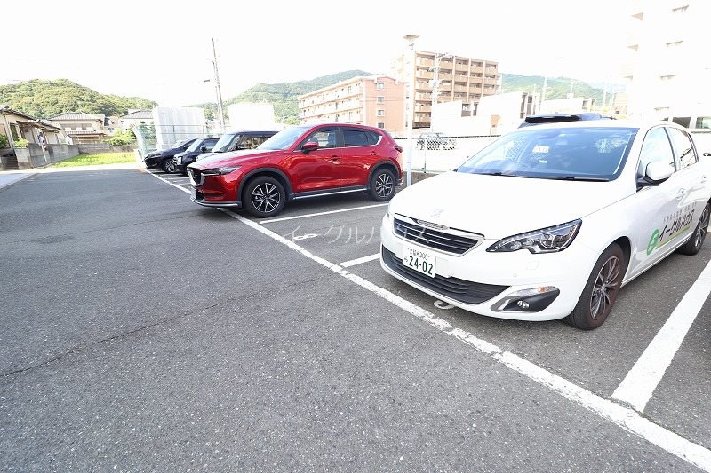 コーポラス国分 駐車場