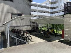 モントーレヒルズ悠 駐車場