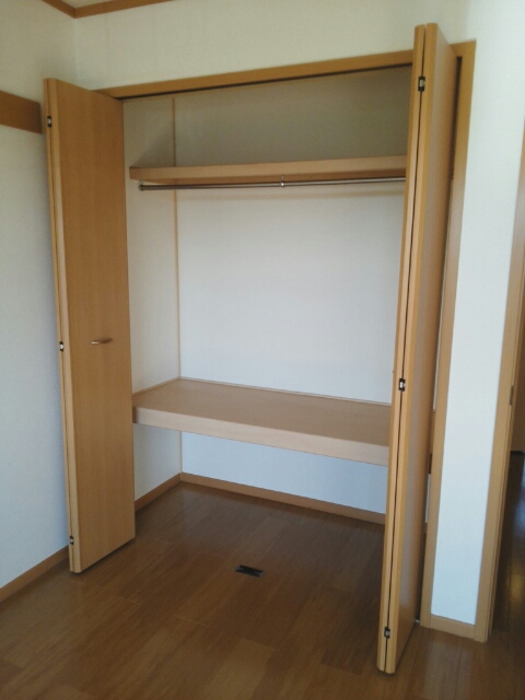 エレガンス壱番館 収納