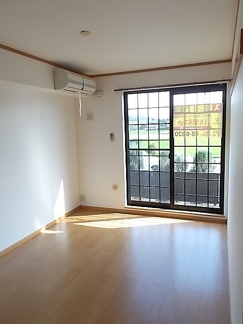 エレガンス壱番館 リビング