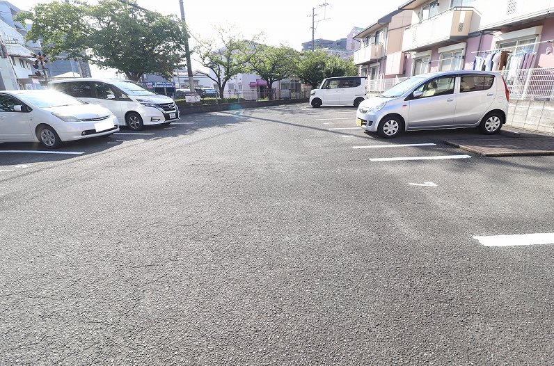 セジュール・プルニエB棟 駐車場