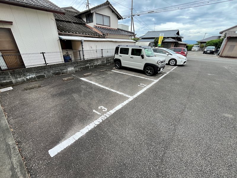 アドバンス21　B棟 駐車場