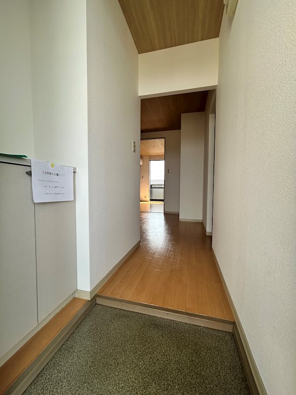 アドバンス21　B棟 玄関