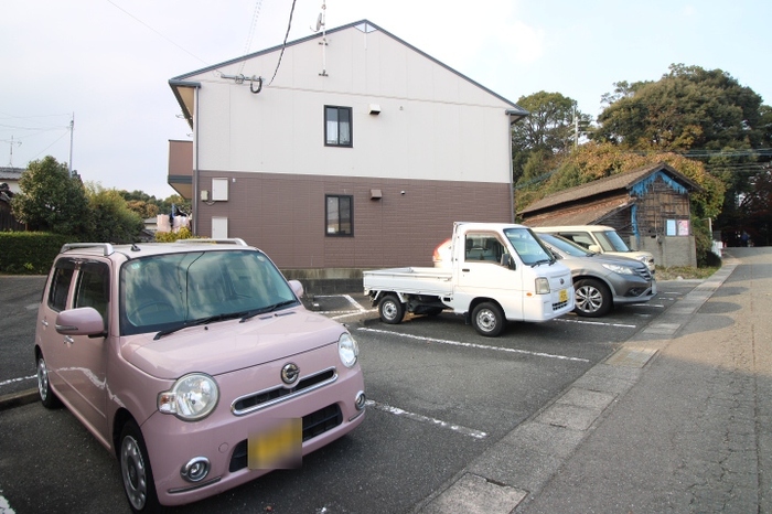 セジュールエスポアール 駐車場