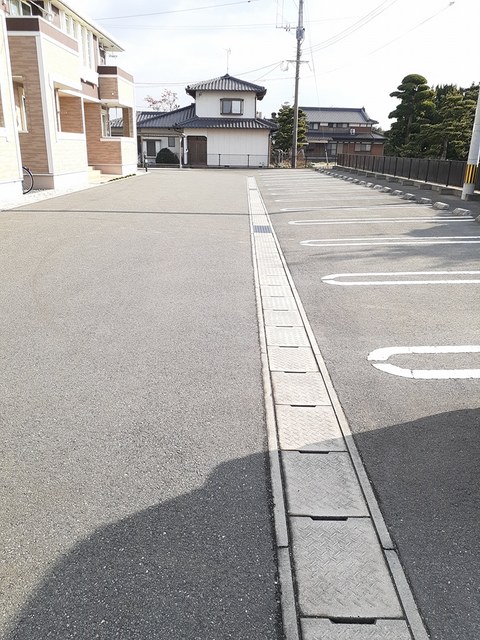 Ｅ．ＳエレガンシアⅡ 駐車場
