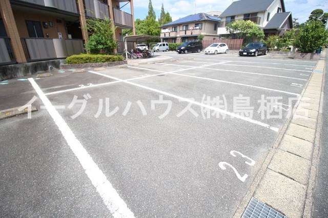 セイシェル・大山B棟 駐車場
