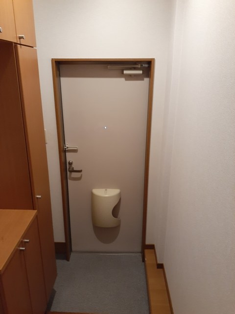 ラヴィアン・ローズ 玄関