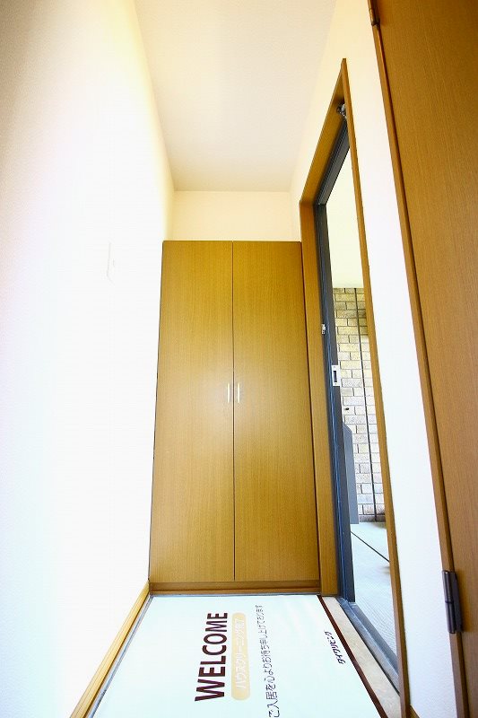 グランドールシャトーＡ棟  玄関