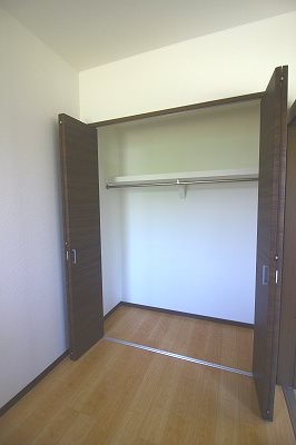 エルシャトー小郡 収納