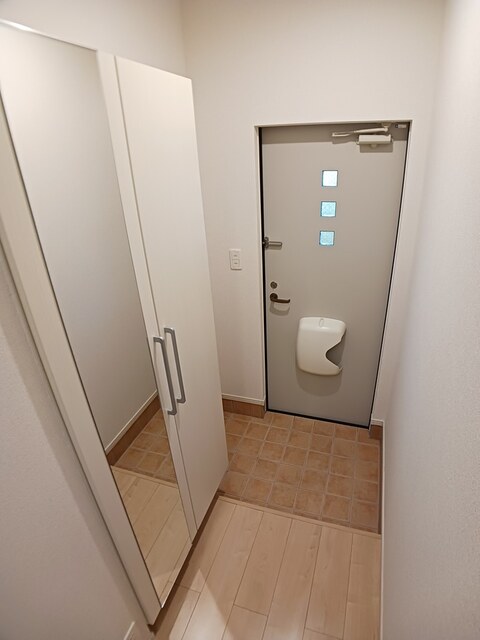 アヴェニール伍番館 玄関